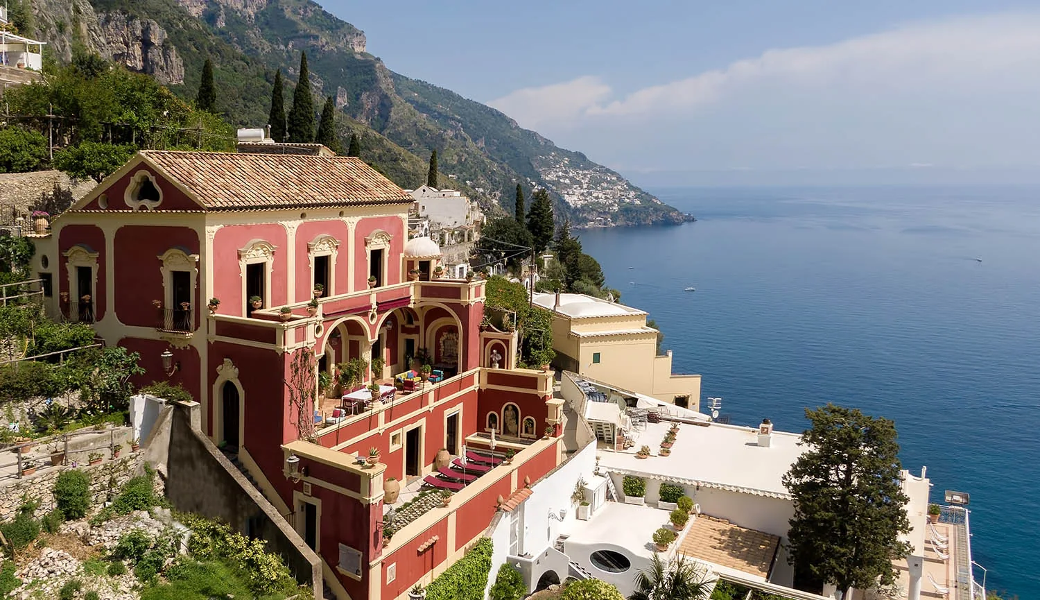 Palazzo Santa Croce in Positano: the red palazzo on the cliff above the sea